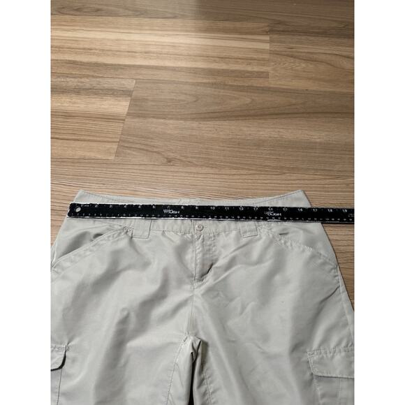 COLUMBIA SPORTSWEAR OMNI-SHADE BEIGE TAN NYLON HIKING CARGO CAPRIS CAPRI SZ 6 - Picture 11 of 16